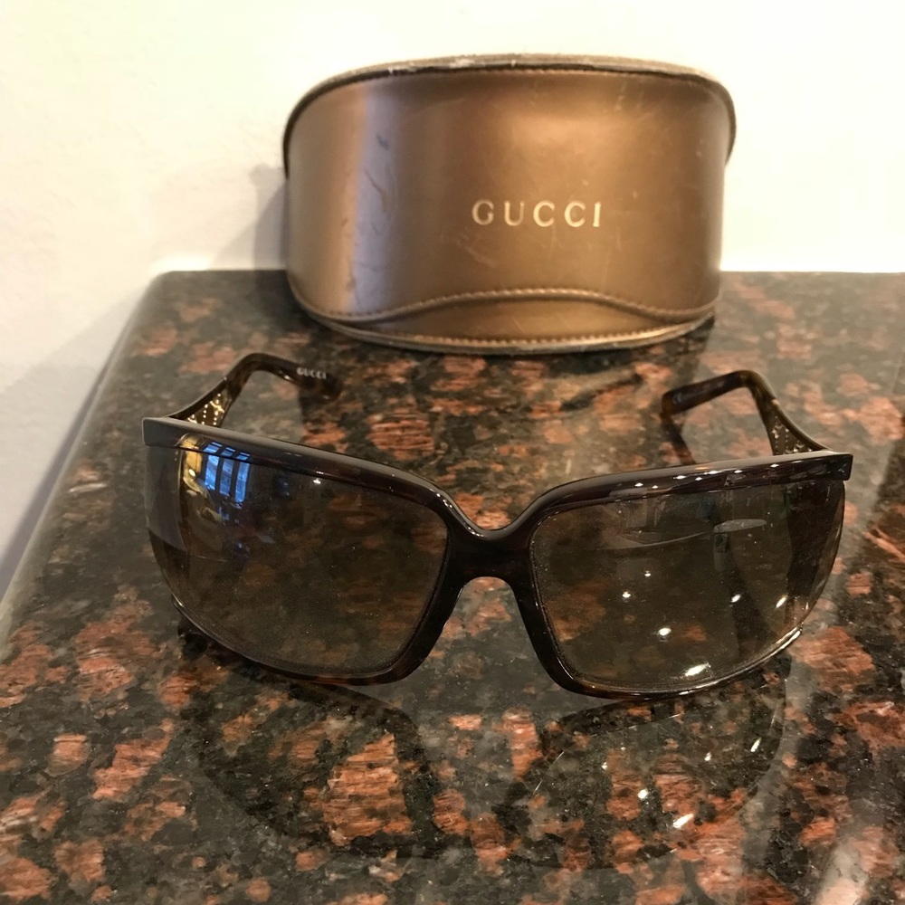 Women’s Gucci sunglasses